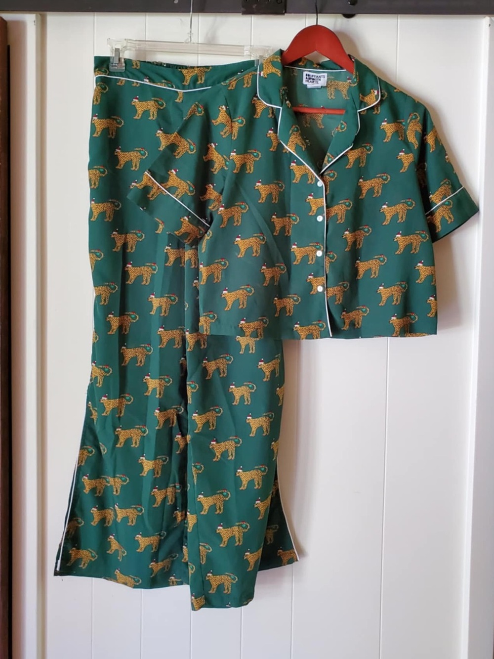 Bouffants & Broken Hearts Green Leopard Pajama Set, Size S - Picture 2 of 8